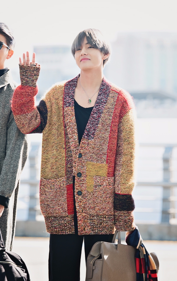 방탄소년단(BTS) 뷔, 인천국제공항 출국 현장