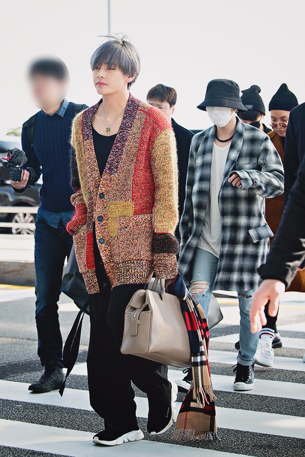 방탄소년단(BTS) 뷔, 인천국제공항 출국 현장