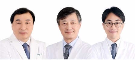좌측에서부터 정덕환 교수, 한정수 교수, 백종훈 교수 순(사진=경희대병원)