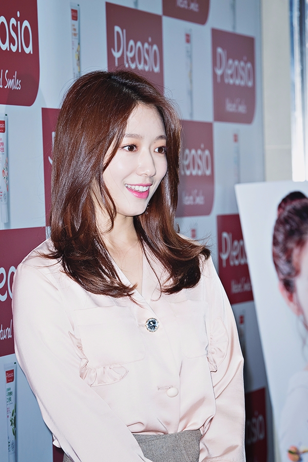 박신혜, 플레시아 런칭 기념 팬사인회