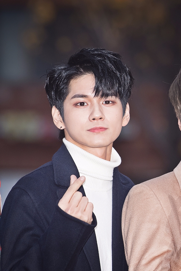 WannaOne(워너원) 옹성우, 뮤직뱅크 출근길