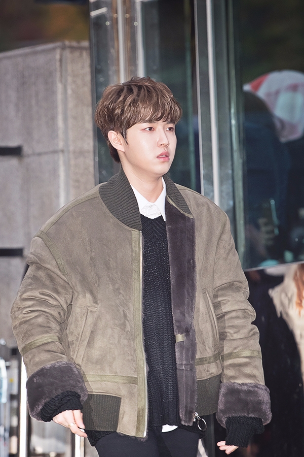 WannaOne(워너원) 김재환, 뮤직뱅크 출근길