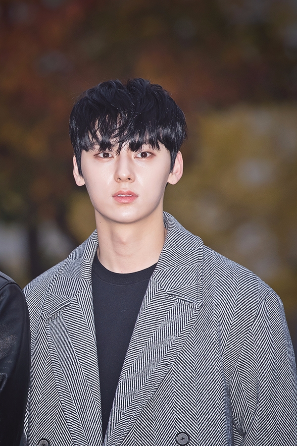 WannaOne(워너원) 황민현, 뮤직뱅크 출근길
