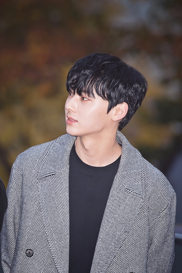 WannaOne(워너원) 황민현, 뮤직뱅크 출근길