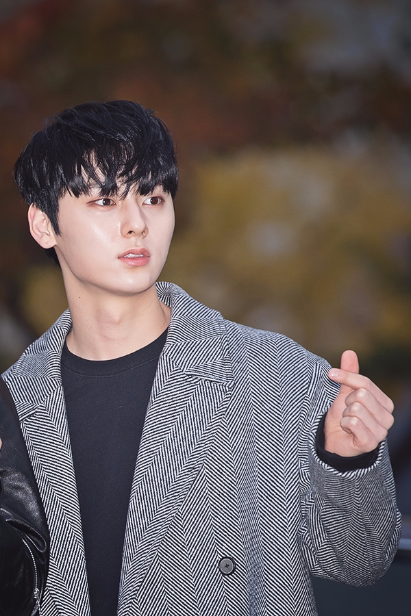 WannaOne(워너원) 황민현, 뮤직뱅크 출근길