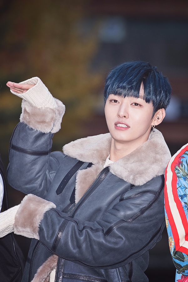 WannaOne(워너원) 윤지성, 뮤직뱅크 출근길