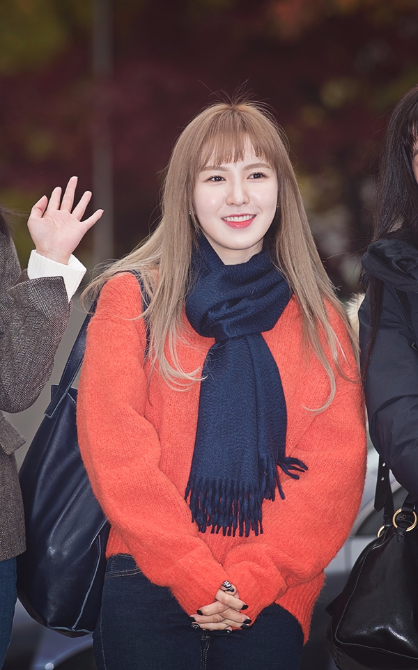 레드벨벳 (Red Velvet) 웬디, 뮤직뱅크 출근길