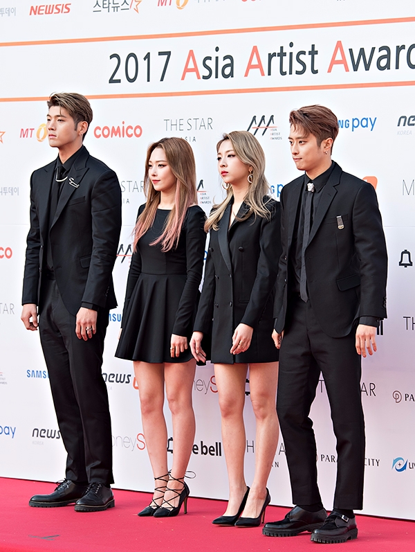 카드(KARD), '2017 아시아 아티스트 어워즈(2017 AAA)' 레드카펫 행사