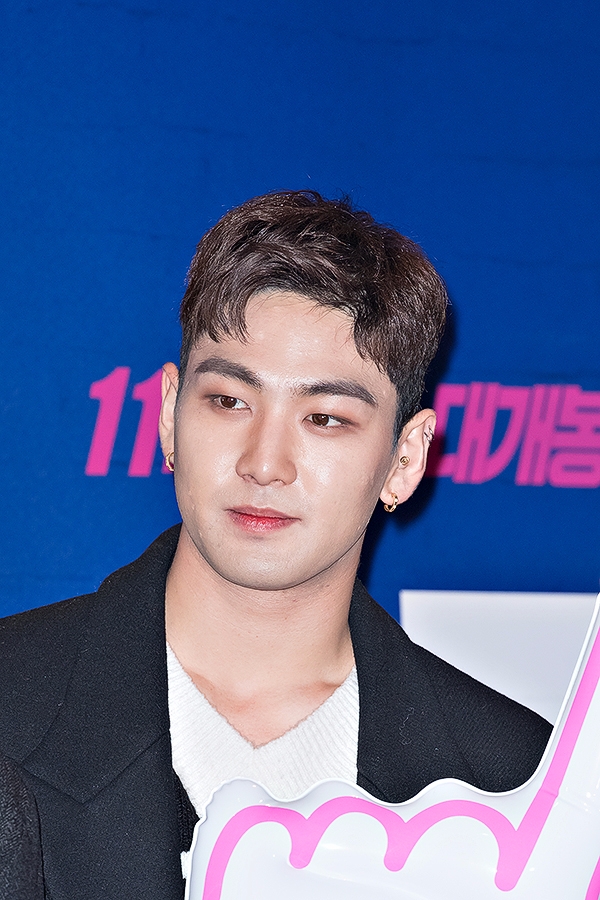 뉴이스트w 백호, 영화 ‘꾼’ VIP시사회