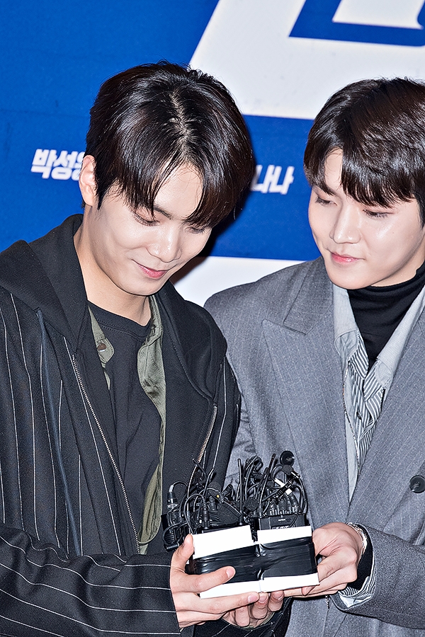 뉴이스트w JR(제이알)-렌, 영화 ‘꾼’ VIP시사회