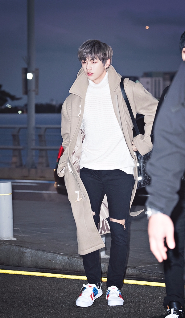 워너원(WannaOne) 강다니엘, 인천국제공항 출국 현장