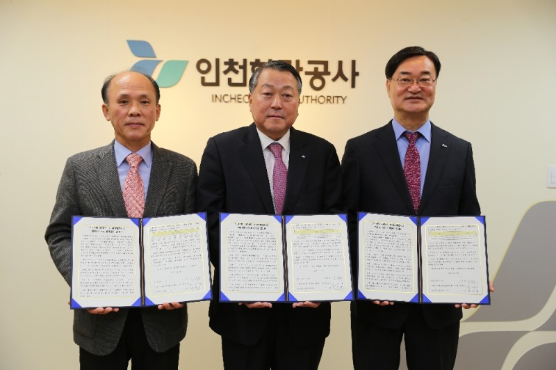 (우로부터)IPA 남봉현 사장, 협회 심재선 이사장,_IPFC 대표이사 전춘호.(사진=인천항만공사)