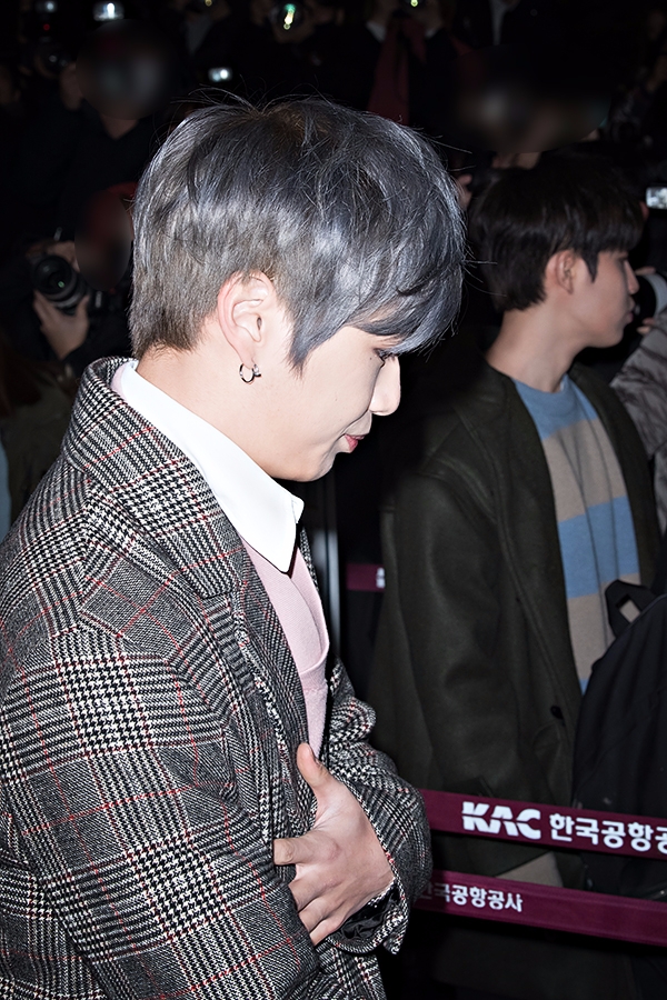 워너원(WannaOne) 강다니엘, 김포국제공항 출국 현장