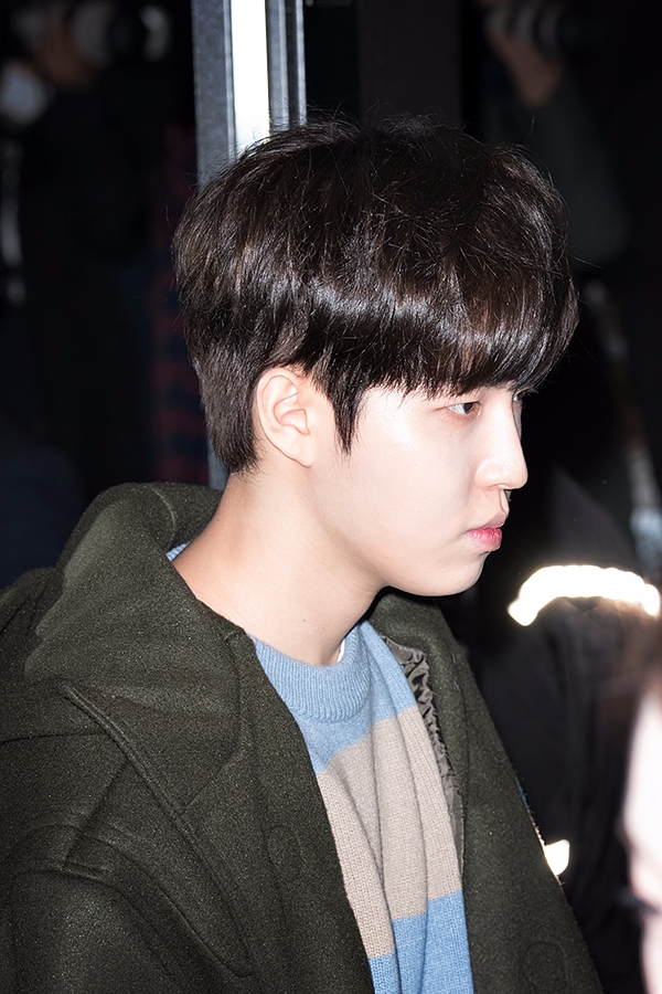 워너원(WannaOne) 김재환, 김포국제공항 출국 현장