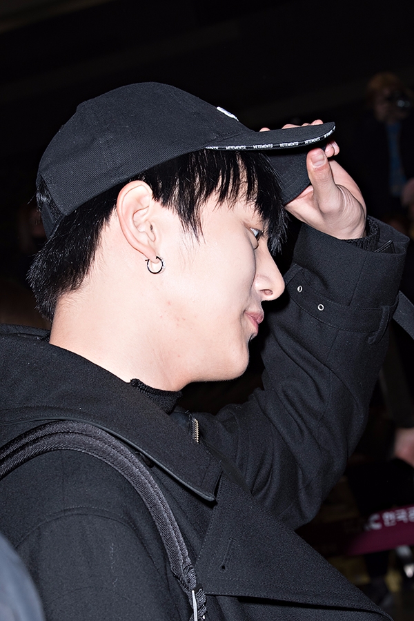 몬스타엑스(MONSTAX) 민혁, 김포국제공항 출국 현장