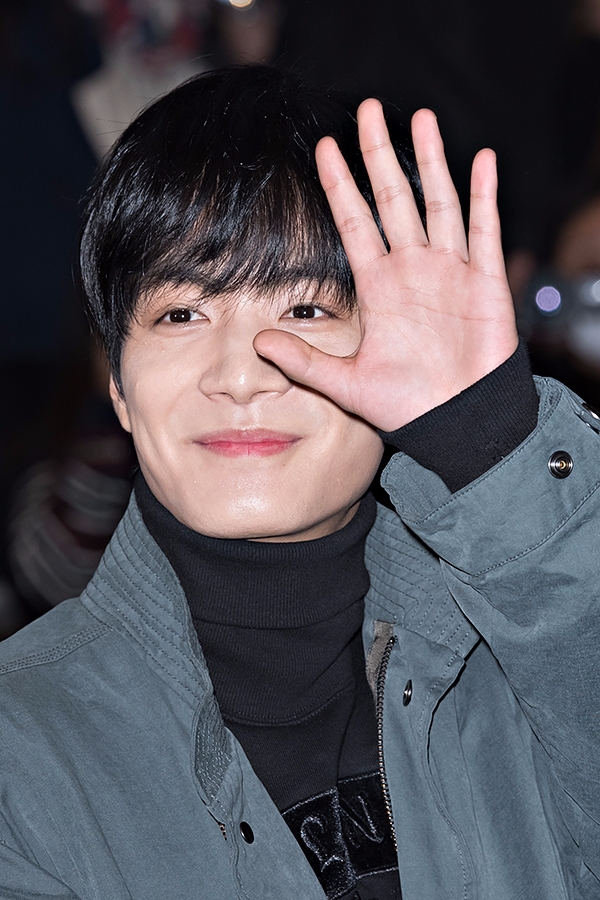 뉴이스트W 제이알(JR), 김포국제공항 출국 현장