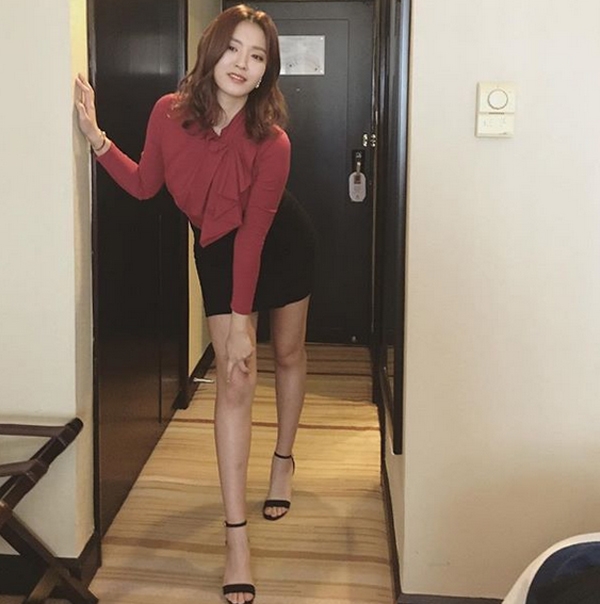 정인영, 부러질 듯 고속도로 라인...요염한 사인+매혹적 자태