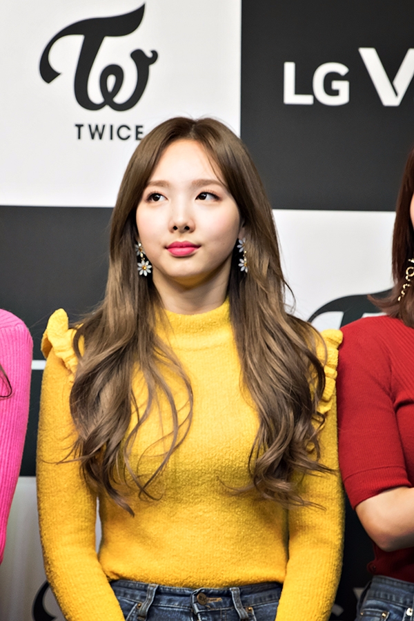 트와이스(TWICE) 나연, LG V30 X 트와이스(TWICE) 팬사인회 현장