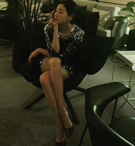 박진희, 반짝이는 의상 속 여리여리한 각선미 '샤론스톤 빙의?'