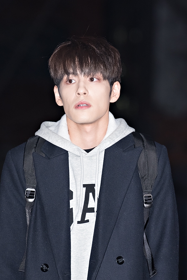 데이식스(DAY6) 원필, 뮤직뱅크 출근길