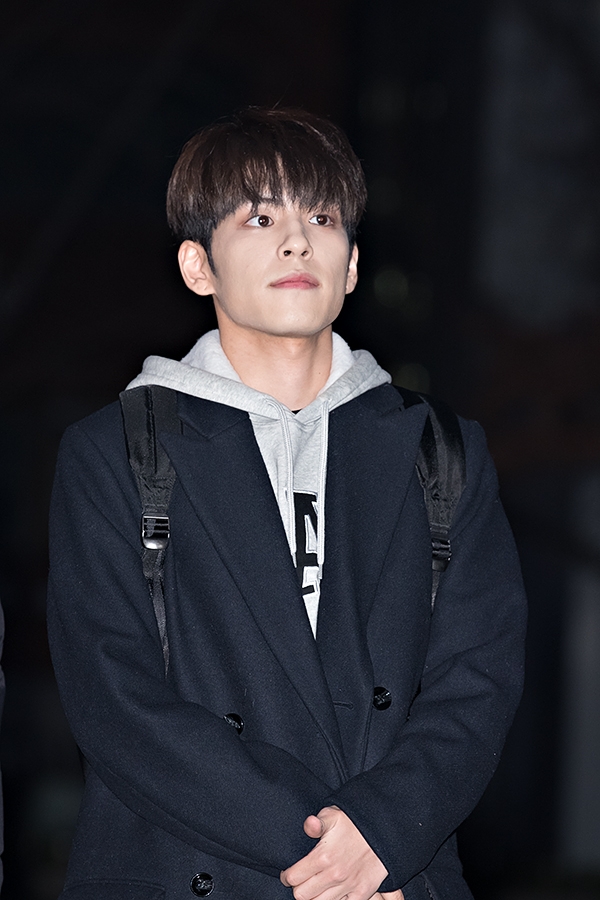 데이식스(DAY6) 원필, 뮤직뱅크 출근길