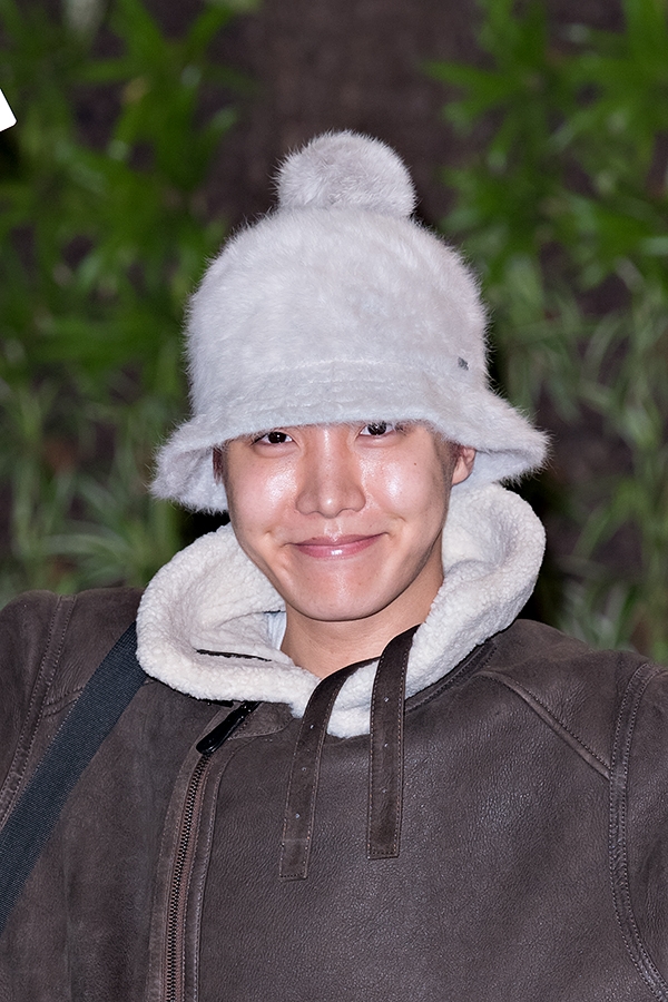 방탄소년단(BTS) 제이홉, 김포국제공항 출국 현장