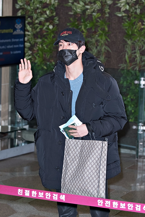 방탄소년단(BTS) 진, 김포국제공항 출국현장