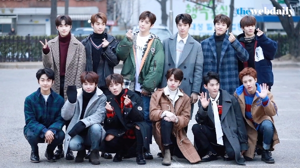 더보이즈-사무엘이 12월 15일 오전 여의도 KBS신관 공개홀에서 열린 뮤직뱅크 911회 아침 리허설에 참석하기 위해 출근을 하고 있다.