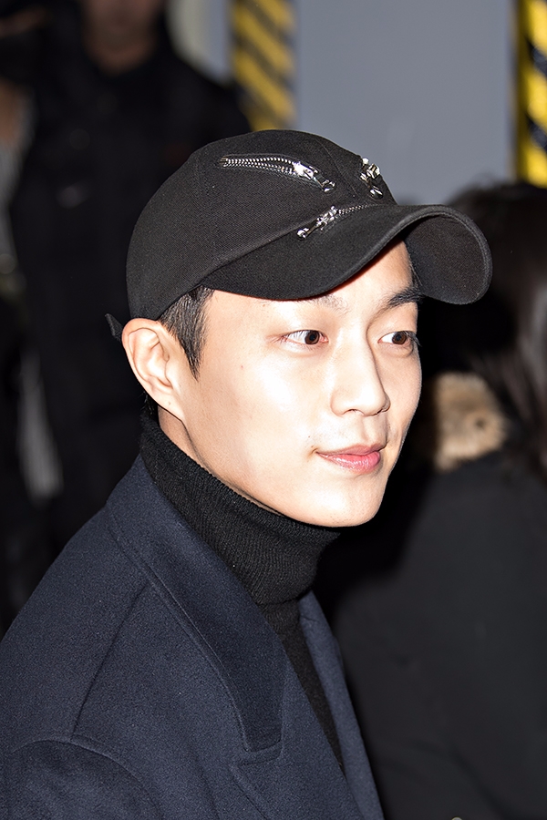 하이라이트 윤두준, 김포국제공항 국내선 제주도행