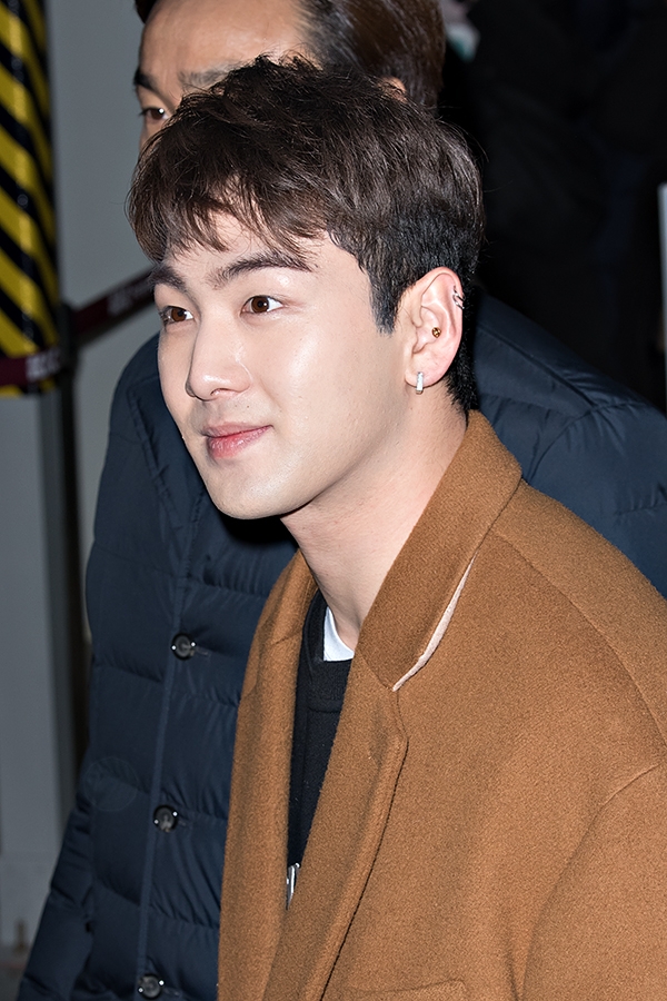 뉴이스트w 백호, 김포국제공항 국내선 제주도행
