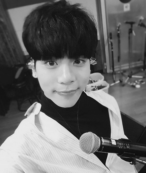 '종현 유서' 속 그가 남긴 마지막 말…빈소 찾을 팬들 눈시울 붉히다