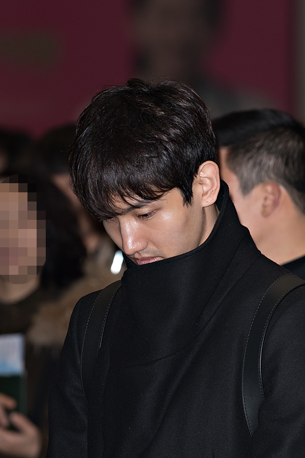 동방신기 최강창민, 김포국제공항 출국 현장
