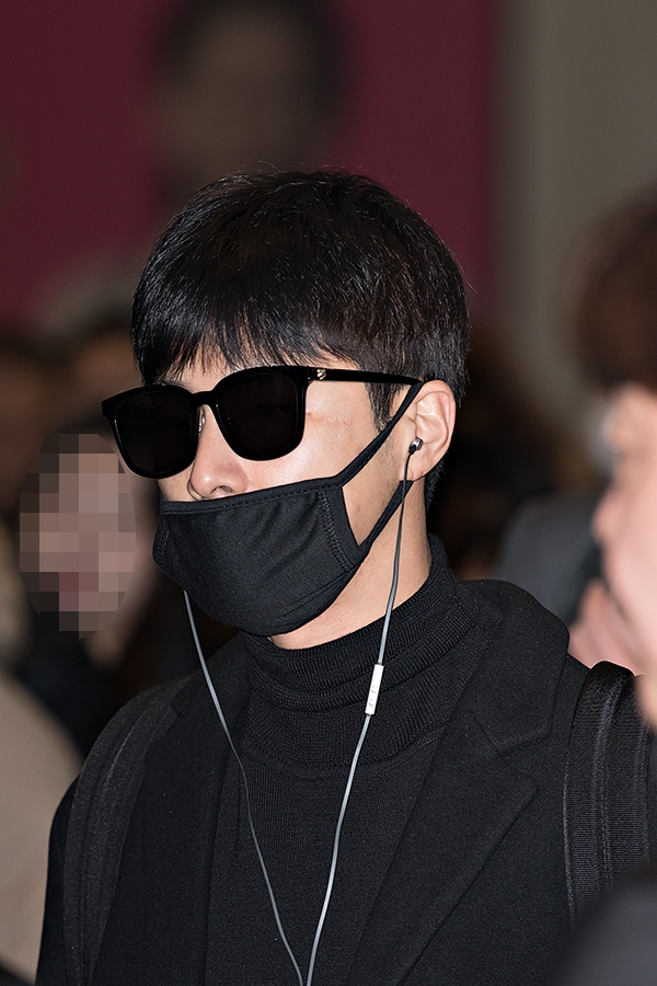 동방신기 유노윤호, 김포국제공항 출국 현장