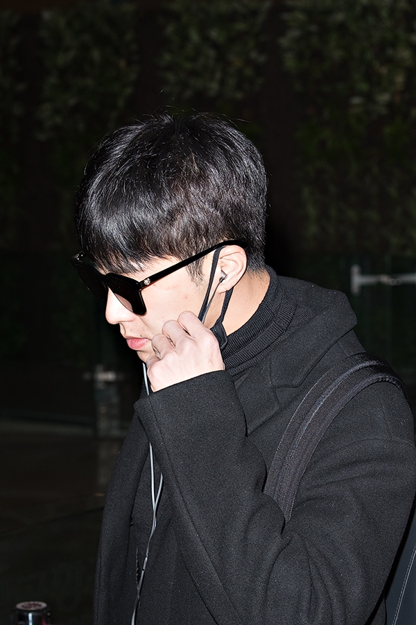 동방신기 유노윤호, 김포국제공항 출국 현장