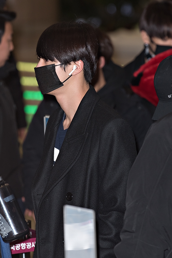 방탄소년단(BTS) 진, 김포국제공항 출국 현장