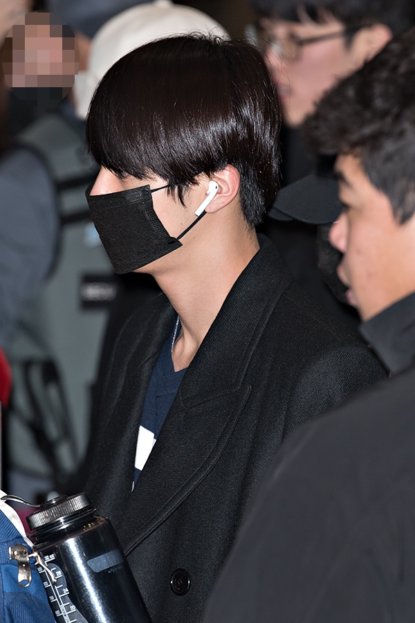 방탄소년단(BTS) 진, 김포국제공항 출국 현장