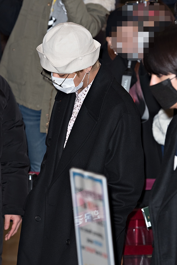 방탄소년단(BTS) 뷔, 김포국제공항 출국 현장