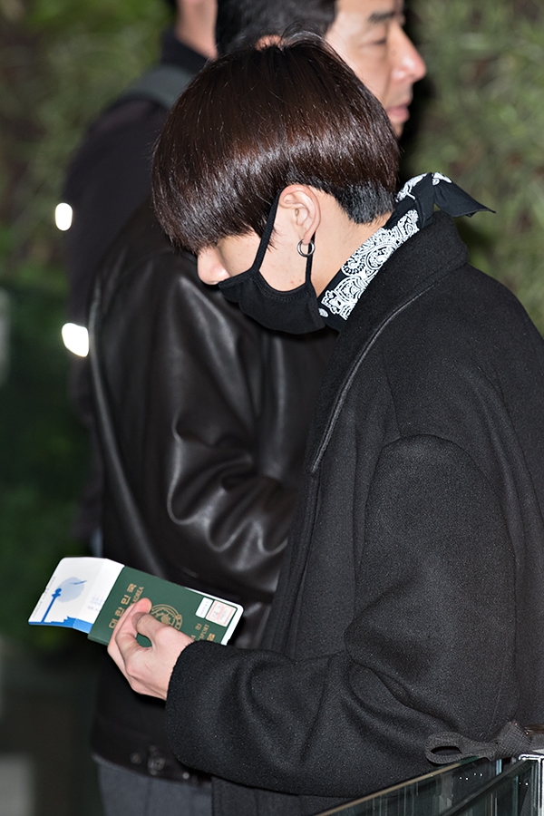 방탄소년단(BTS) 정국, 김포국제공항 출국 현장