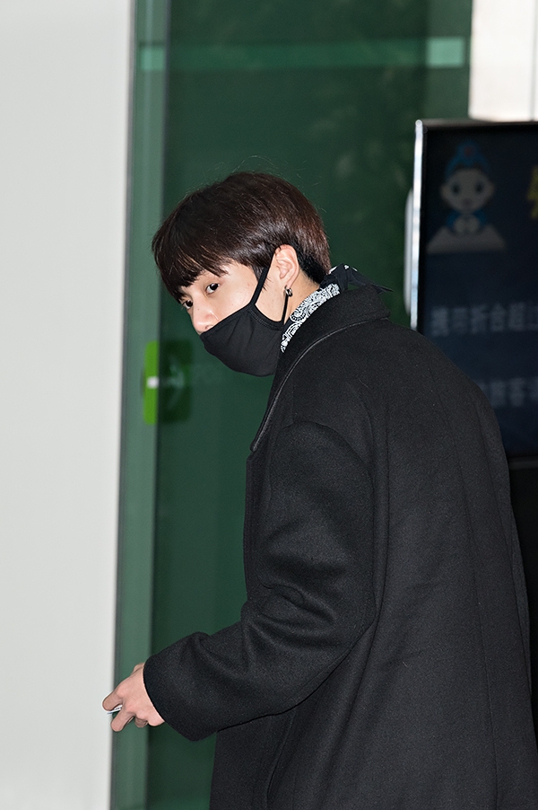 방탄소년단(BTS) 정국, 김포국제공항 출국 현장