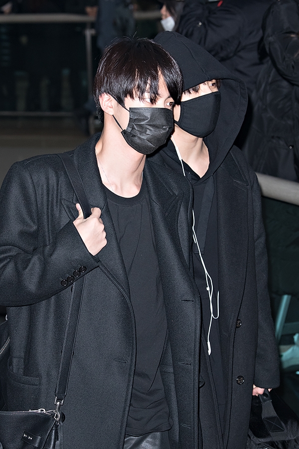 방탄소년단(BTS) 진-정국, 김포국제공항 입국 현장