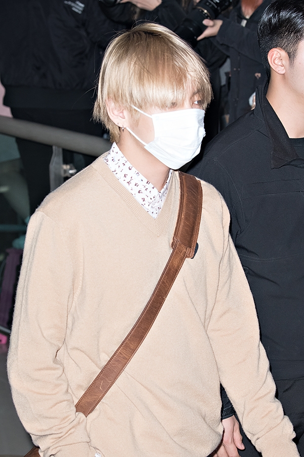 방탄소년단(BTS) 뷔, 김포국제공항 입국 현장