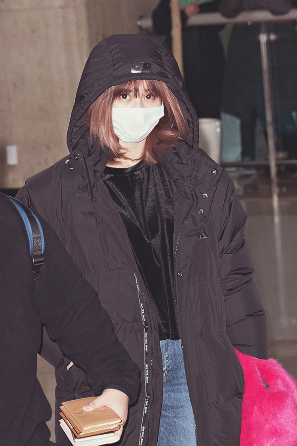 트와이스(TWICE) 모모, 김포국제공항 입국 현장