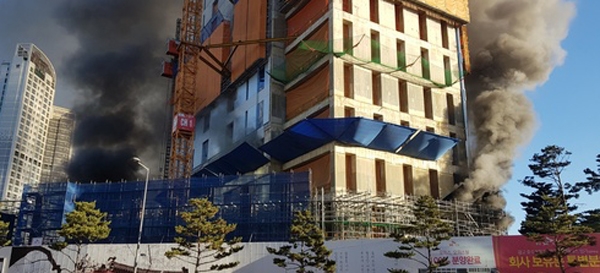 광교 화재, 또 다시 간담 서늘케 하는 불...소방당국 불끄기 총력