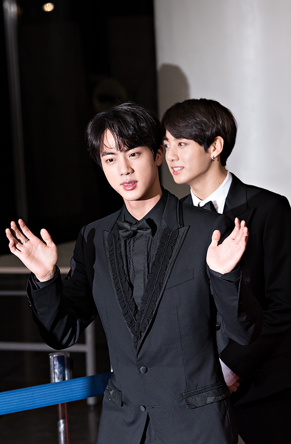 방탄소년단(BTS) 진-정국, '2017 KBS 가요대축제' 레드카펫 행사