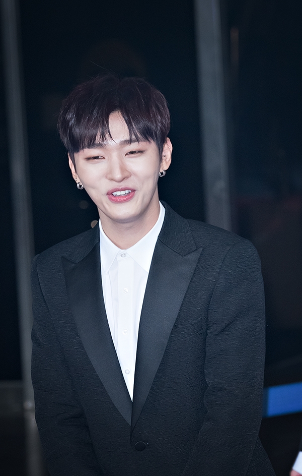 워너원(WannaOne) 윤지성, '2017 KBS 가요대축제' 레드카펫 행사