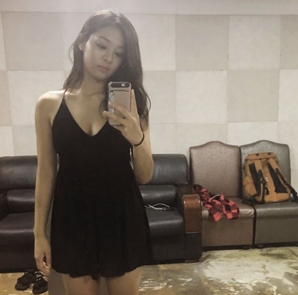 묘한 분위기 속 고혹美와 환상 S라인 선보인 설인아, 그저 놀라울 수 밖에...