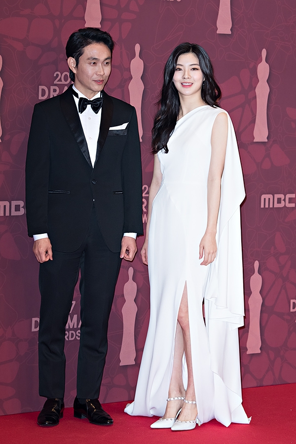 오정세-이선빈, '2017 MBC 연기대상' 포토월 행사