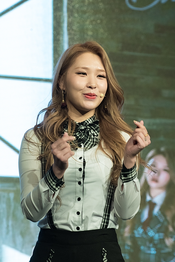 힌트(HINT) 나엘, 힌트(HINT) 미니 앨범 '워키토키' 발표 쇼케이스