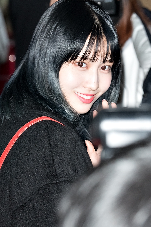 트와이스 모모 , 김포국제공항 입국 현장