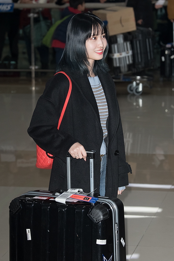 트와이스 모모 , 김포국제공항 입국 현장